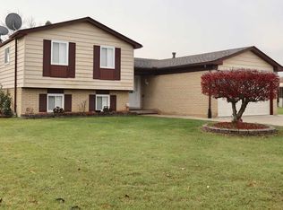 38110 Sleigh Dr, Sterling Heights, MI 48310