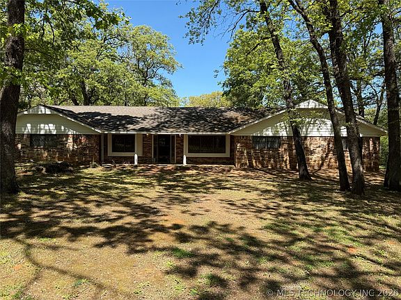 2nd image of 1602 Skyline Dr