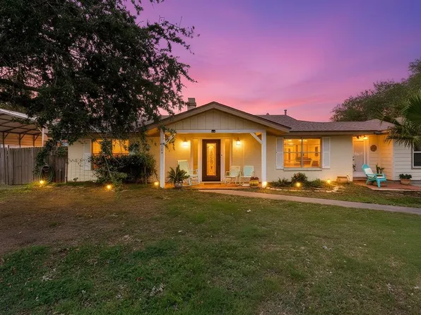 149 Sparks Dr, Rockport, TX 78382