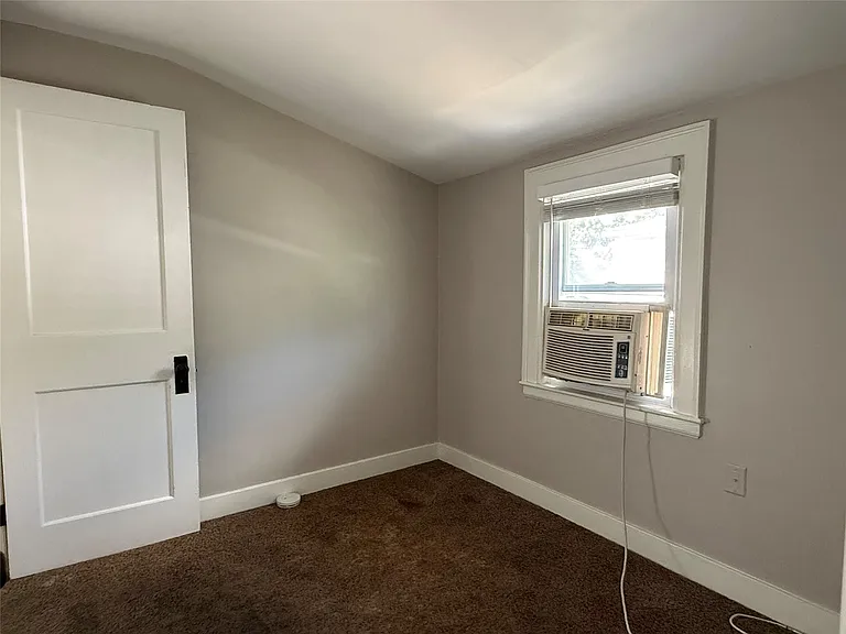264 E Woodland St — Photo 16
