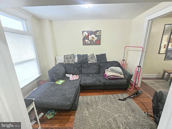 3rd image of 637 E 29th St