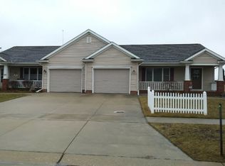 102 Beacon Point Pkwy S, Flushing, MI 48433