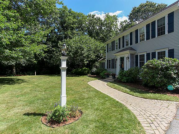 3rd image of 14 Grandwood Drive