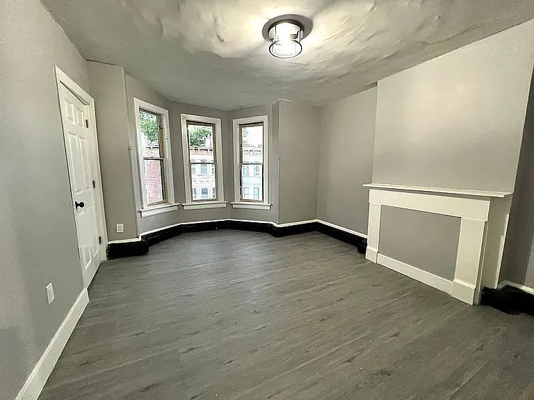 12 Liberty St #3 — Photo 3