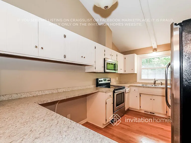 1716 Lamplight Dr — Photo 10