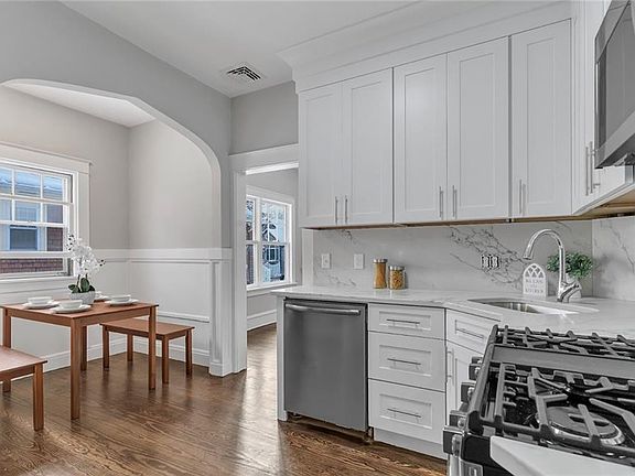 3rd image of 19 Greene Ln