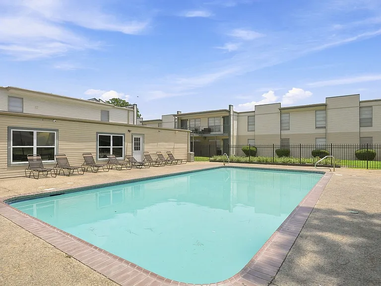Park Place Apartments — Photo 2