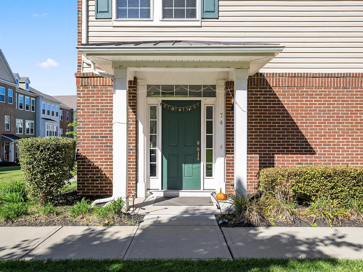4 bed, 3.5 bath, 1935 sqft, $4,750 — Photo 2