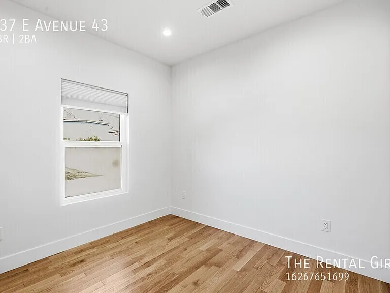 137 E Avenue 43 — Photo 24