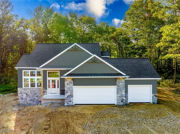 540 E Lakewood Dr, Canal Fulton, OH 44614