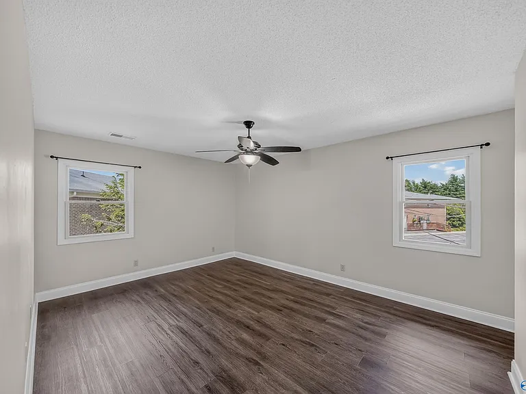 1208 Willowbrook Dr SE #C — Photo 33