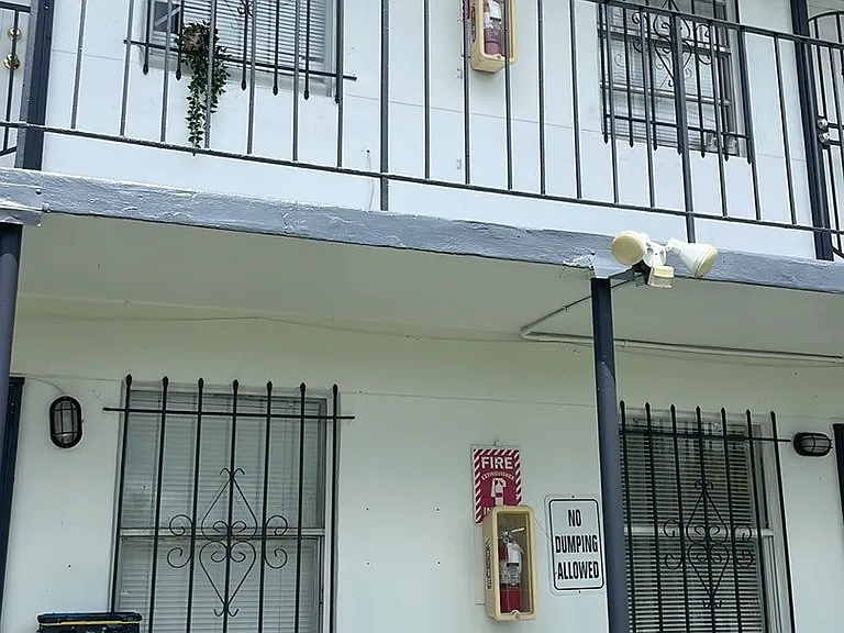 17030 SW 100th Ave — Photo 6
