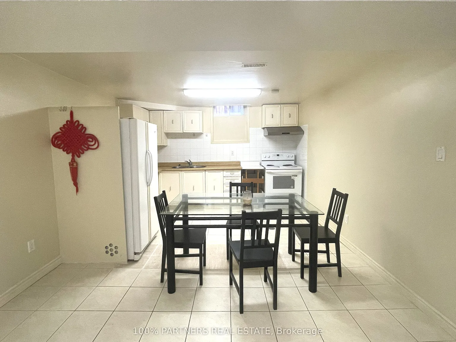 4 bed, $2,400 — Photo 3