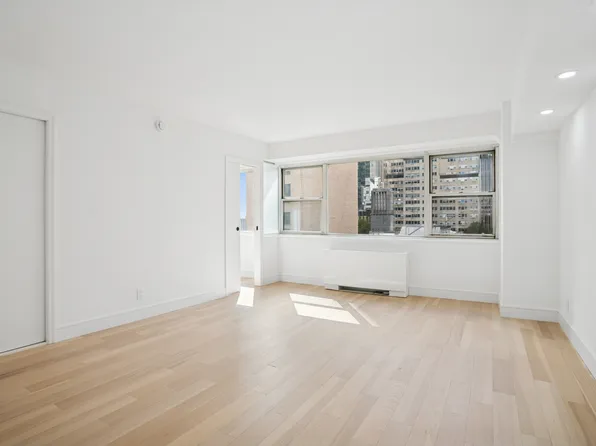 321 East 48th Street image 8 of 9