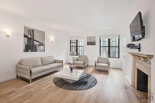 Rented by Compass | media 24