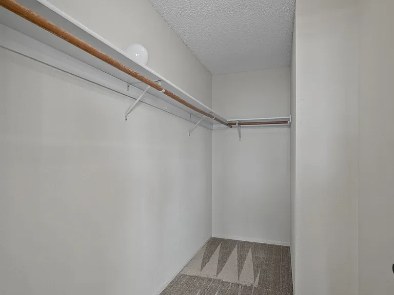 321 Brookshire Ct — Photo 19