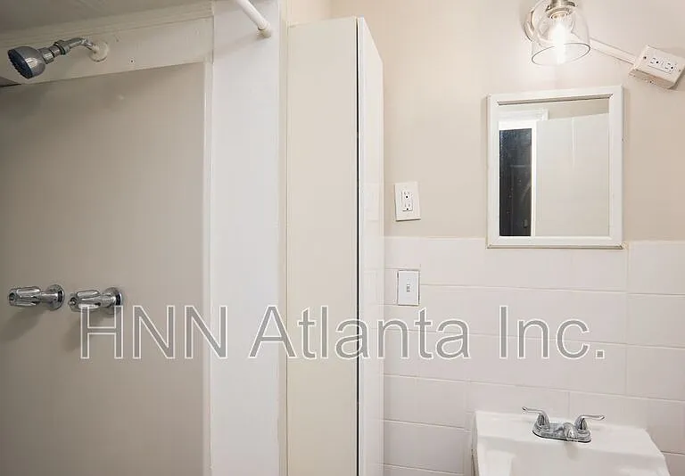 887 Myrtle St NE #4 — Photo 4