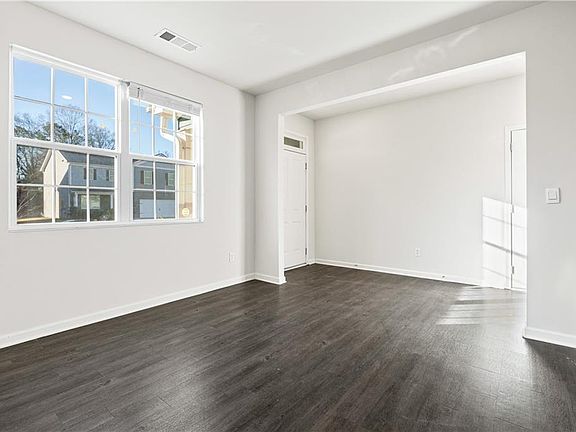 5th image of 196 Embry Blvd