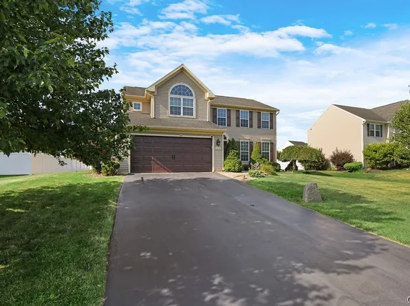 4452 Millstream Dr, Clay, NY 13041