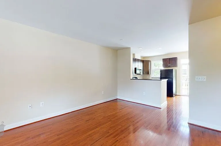 720 Barnes St NE — Photo 10