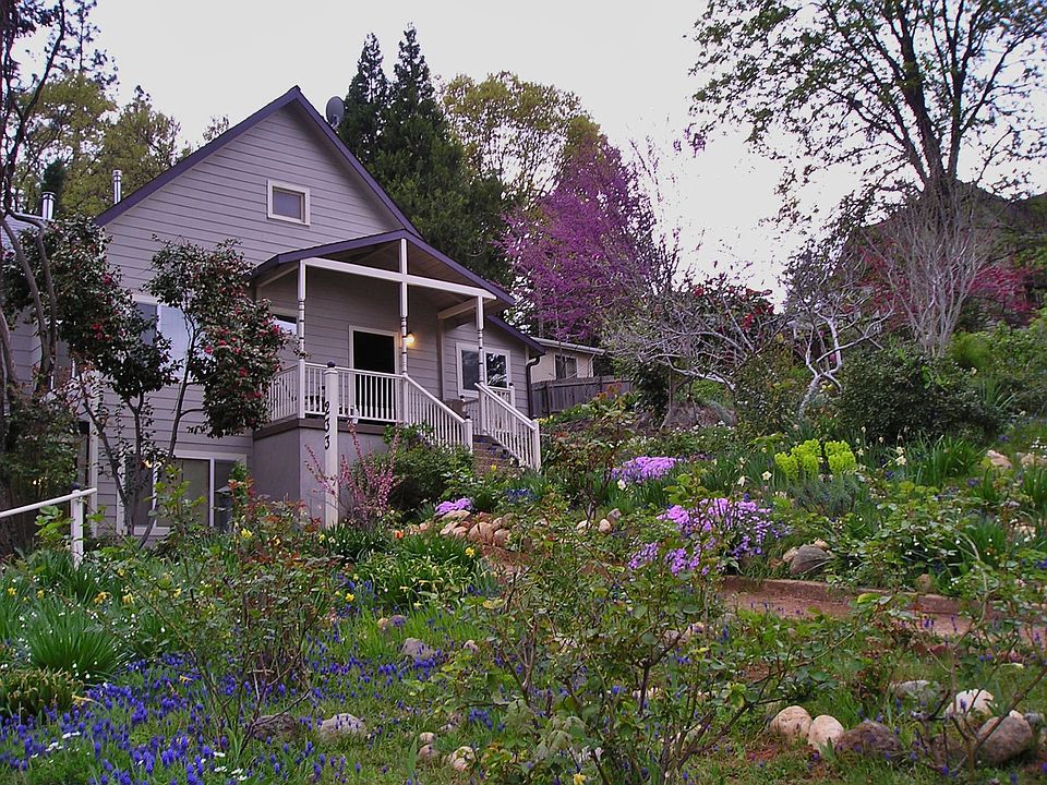 1st image of 233 Culver St