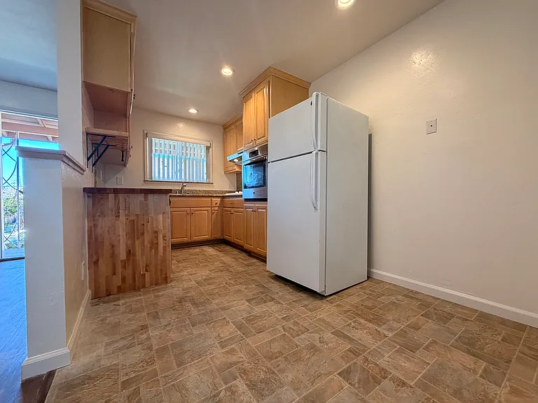 1156 Santa Clara St #9 — Photo 9