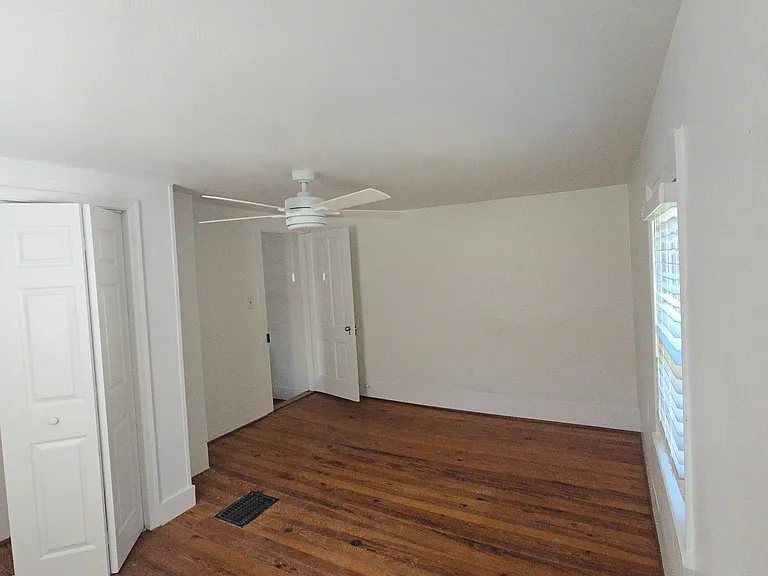 81 Graham St — Photo 16