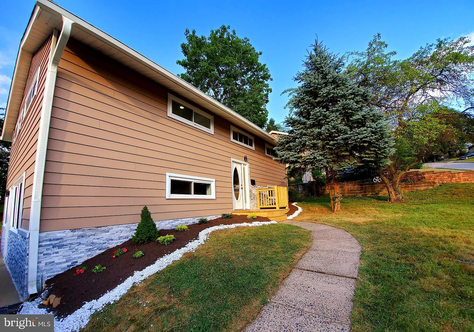 15 Abbeyview Ave photo 1
