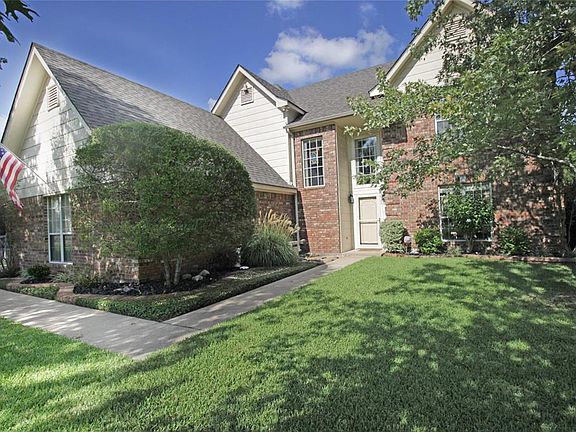 2nd image of 5926 Hillside Ln
