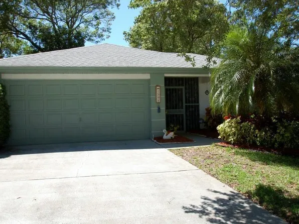 1598 Wicklow Dr, Palm Harbor, FL 34684