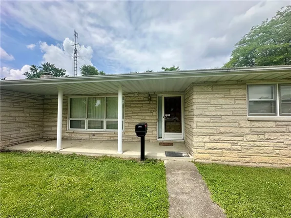 421 N 25th St, Mattoon, IL 61938