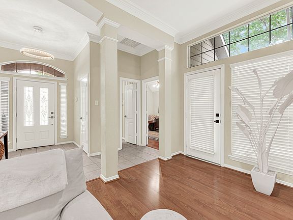 2nd image of 3232 Birmingham Ct