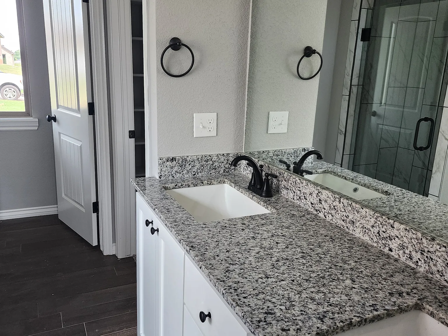 3 bed, 1350 sqft, $1,850 — Photo 4