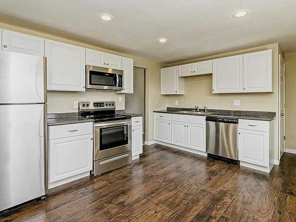 5th image of 4920 Zimmer Dr