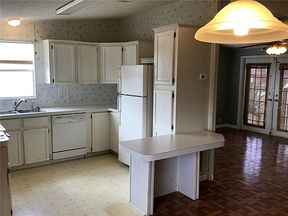 5th image of 3922 Millstone St