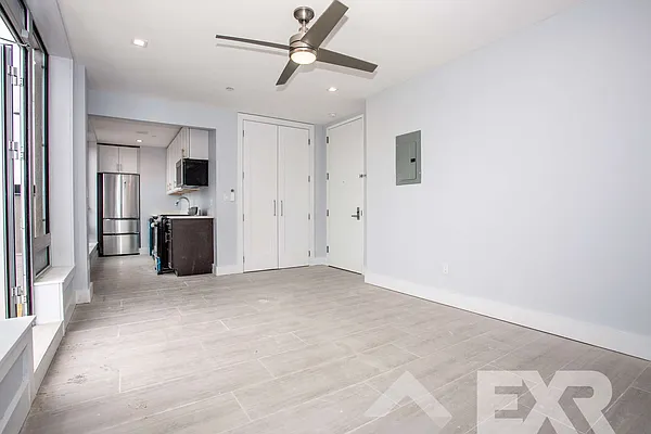 Rented by EXR | media 2