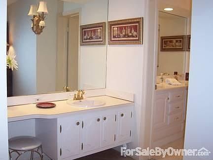 Make up vanity + double vanity with gold