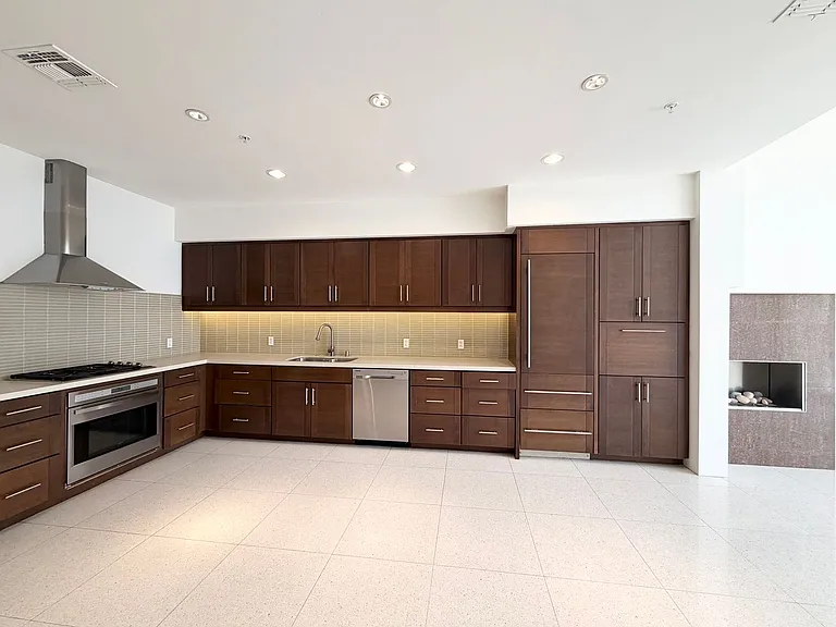 803 N Palm Canyon Dr #8 — Photo 1