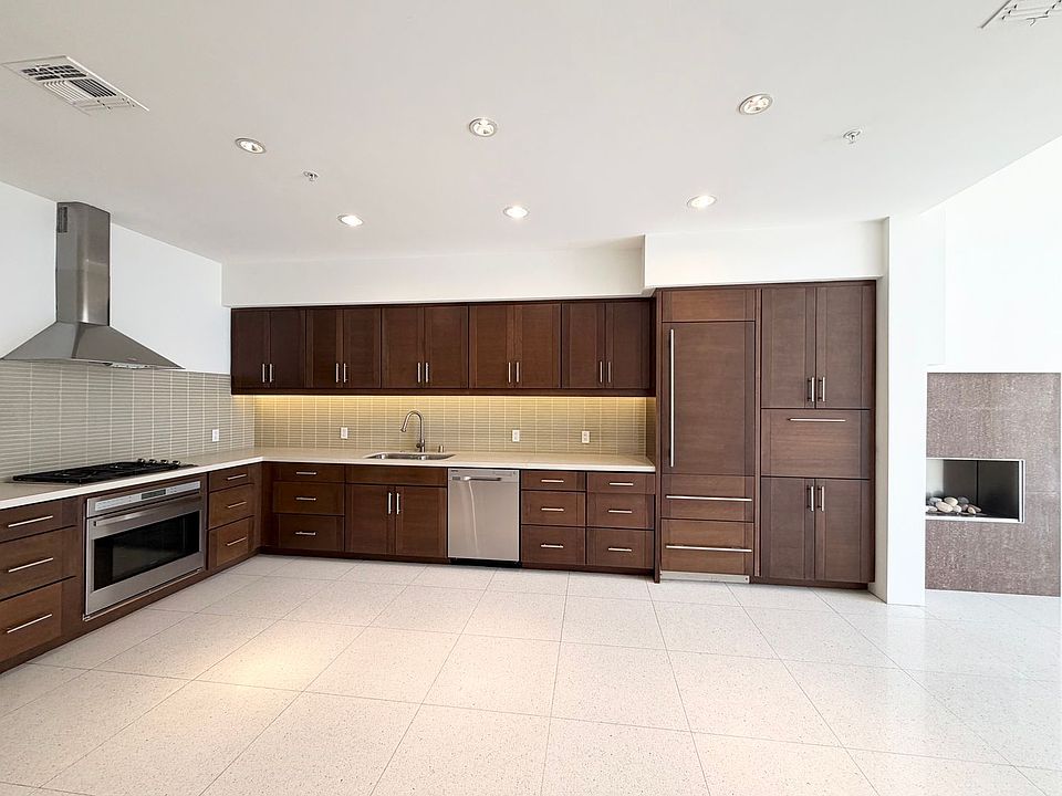 1st image of 803 N Palm Canyon Dr Unit 8