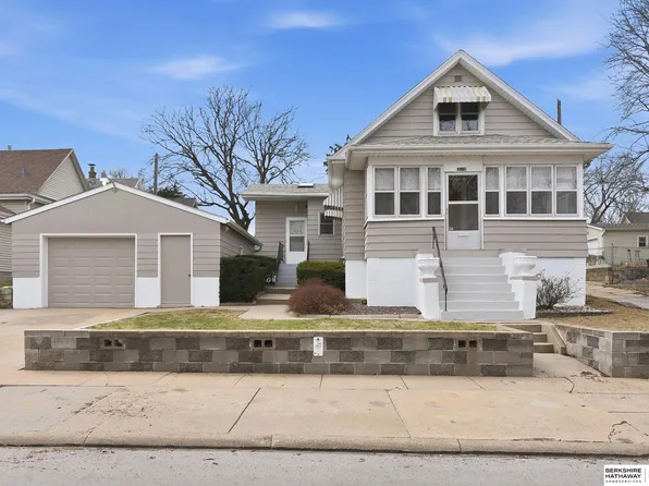3018 S 30th St, Omaha, NE 68105