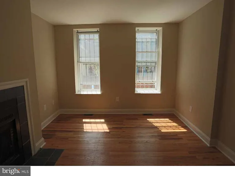 1114 Pine St #2R — Photo 5