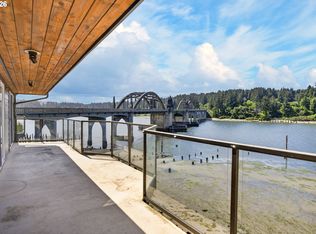 1220 Bay St #302, Florence, OR 97439