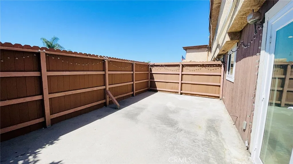 3 bed, 2.5 bath, 1407 sqft, $3,600 — Photo 4