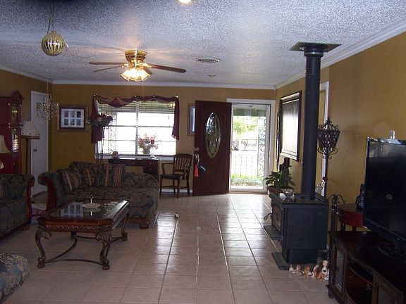 5th image of 210 SE Avenue D