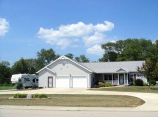 104 Sunset Ln, Prophetstown, IL 61277