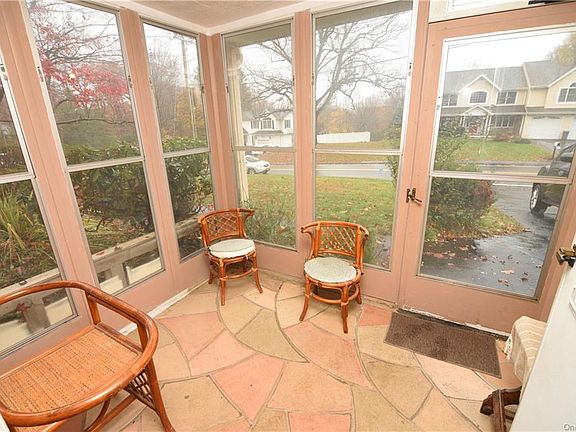 3rd image of 81 Oriole St