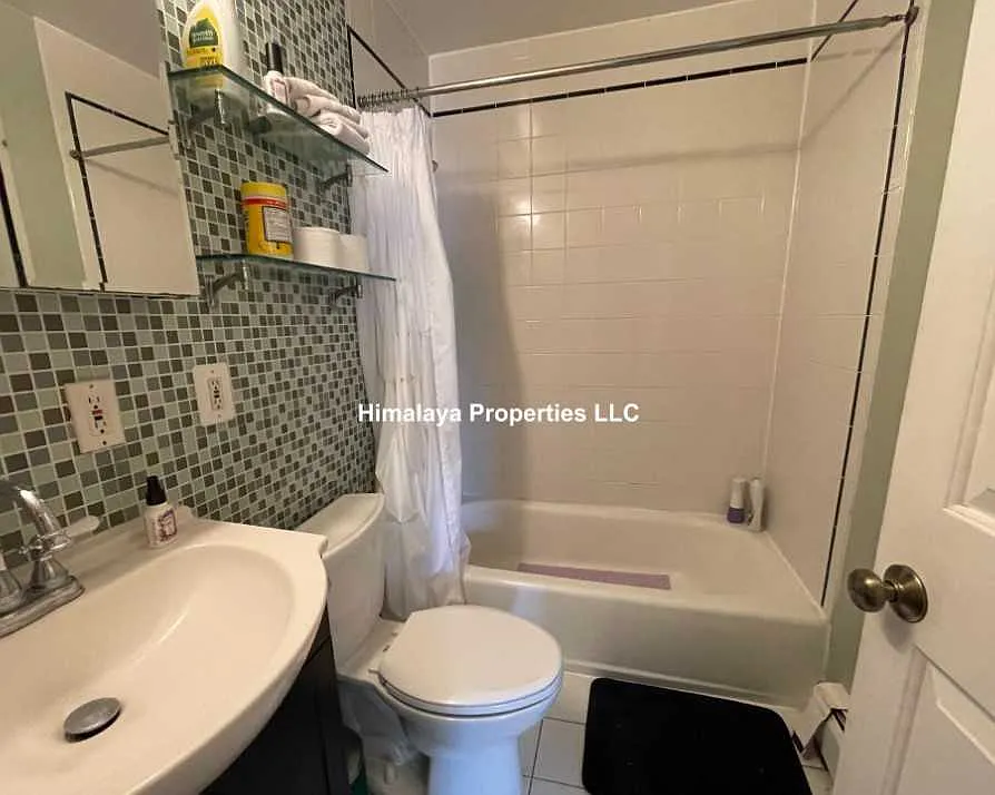 3 bed, $4,500 — Photo 2