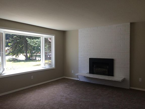 Living room with gas fireplace