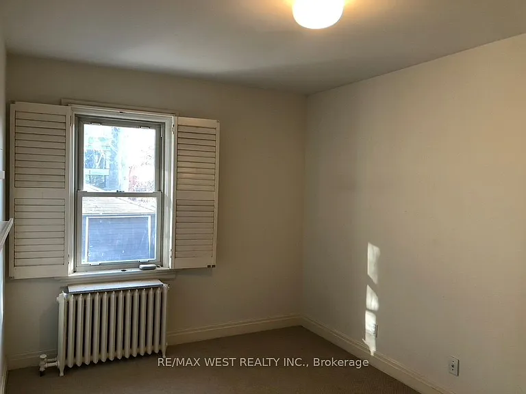 305 Saint Clair Ave E #MAIN FLOOR — Photo 9