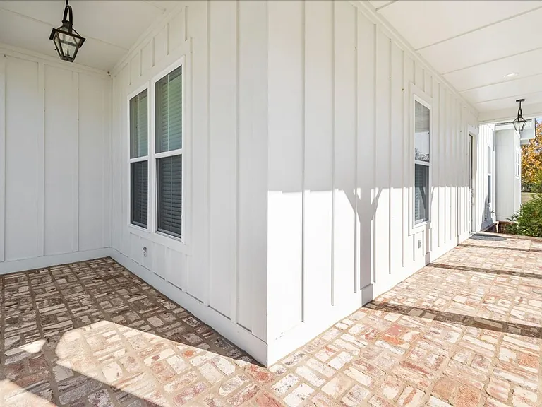 4072 Biltmore Ave — Photo 3